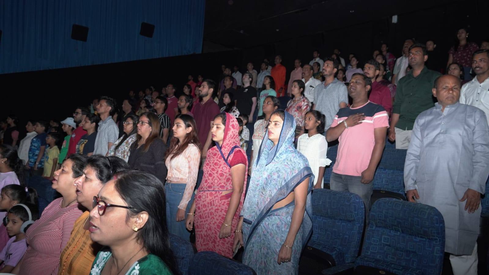Read more about the article हडपसर मधील सोसायटीतील नागरिकांसाठी छावा चित्रपटाचे मोफत आयोजन